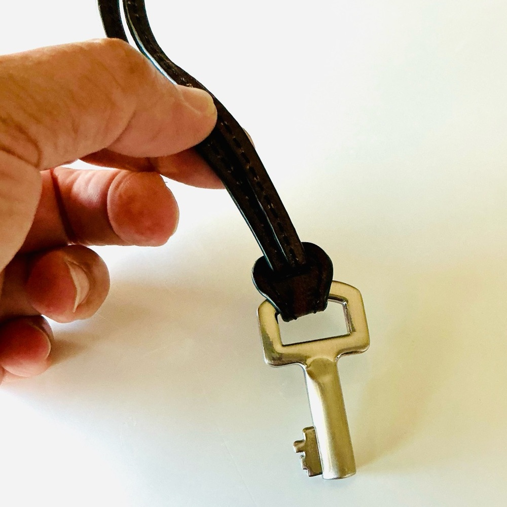 FOSSIL Silver Key Fob Chain Charm Bag Replacement w/Dark Brown Leather Strap EUC - Picture 7 of 9